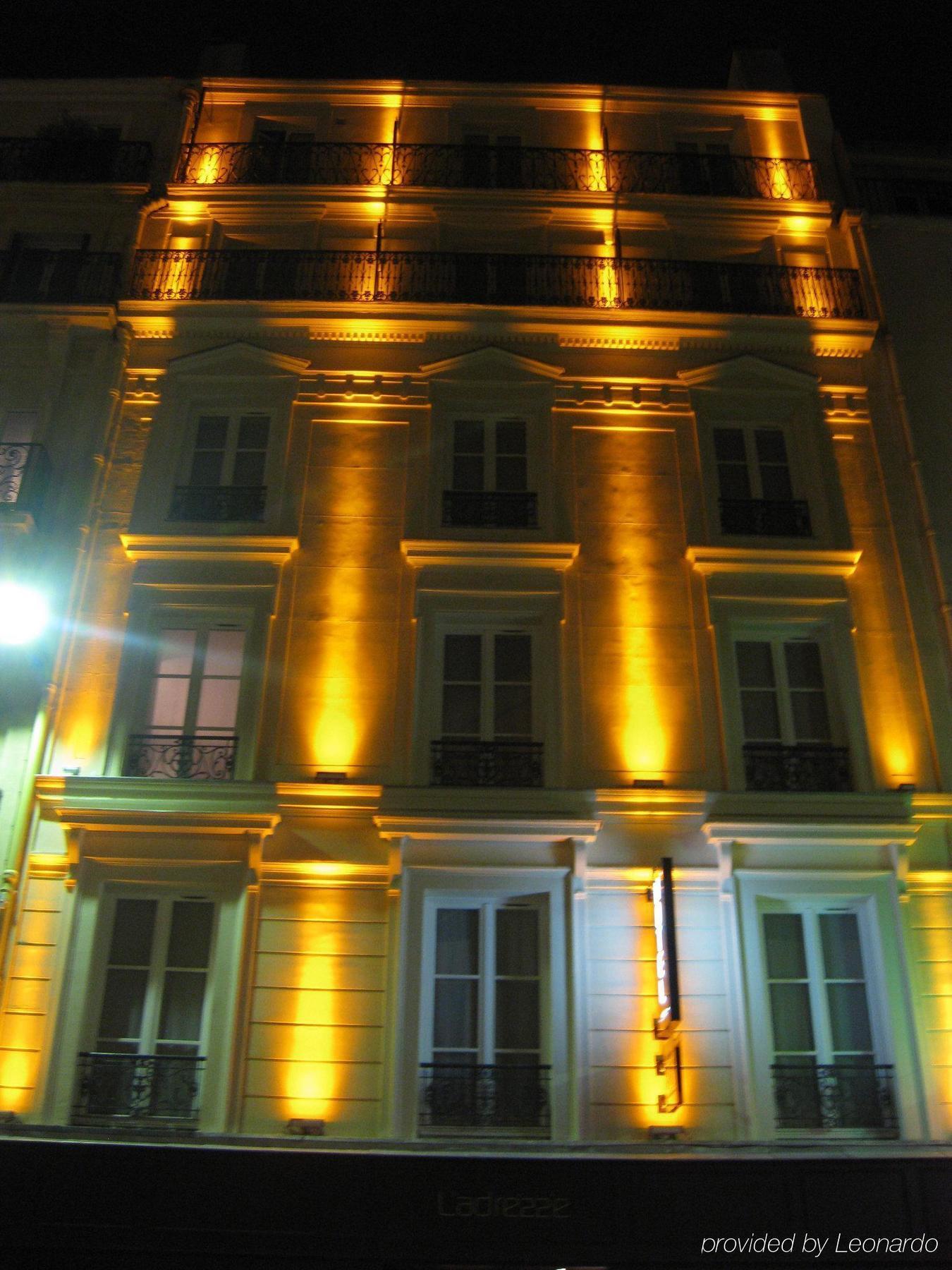L'Adresse Hotel Paris Exterior photo